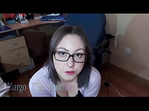 ❤️ Eynəkli Seksual Qız Kamerada Dildosunu Dərindən Əyir ❤️❌ Porn video bizdə