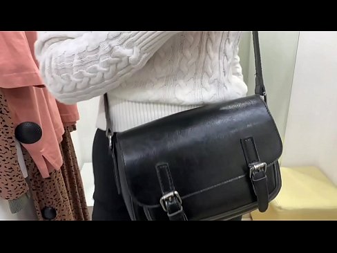 ❤️ Gənc qadın FeralBerry-nin fitinq otağında dildo ilə ictimai masturbasiyası ❤️❌ Porn video bizdə